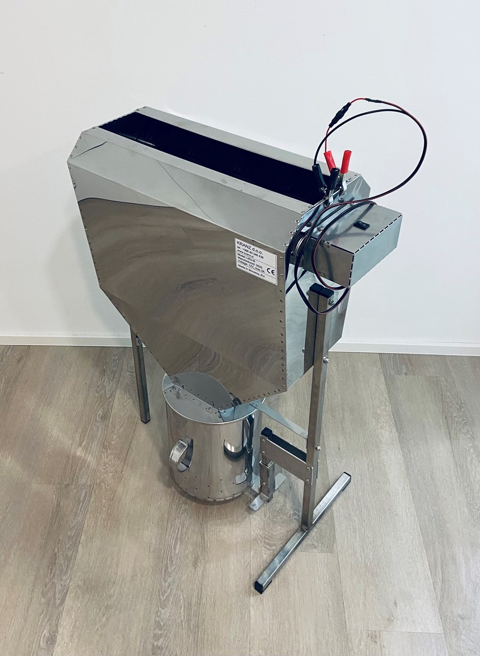 Logar Dispositivo per allontanamento api 50 cm con pedale per alveari a cassette